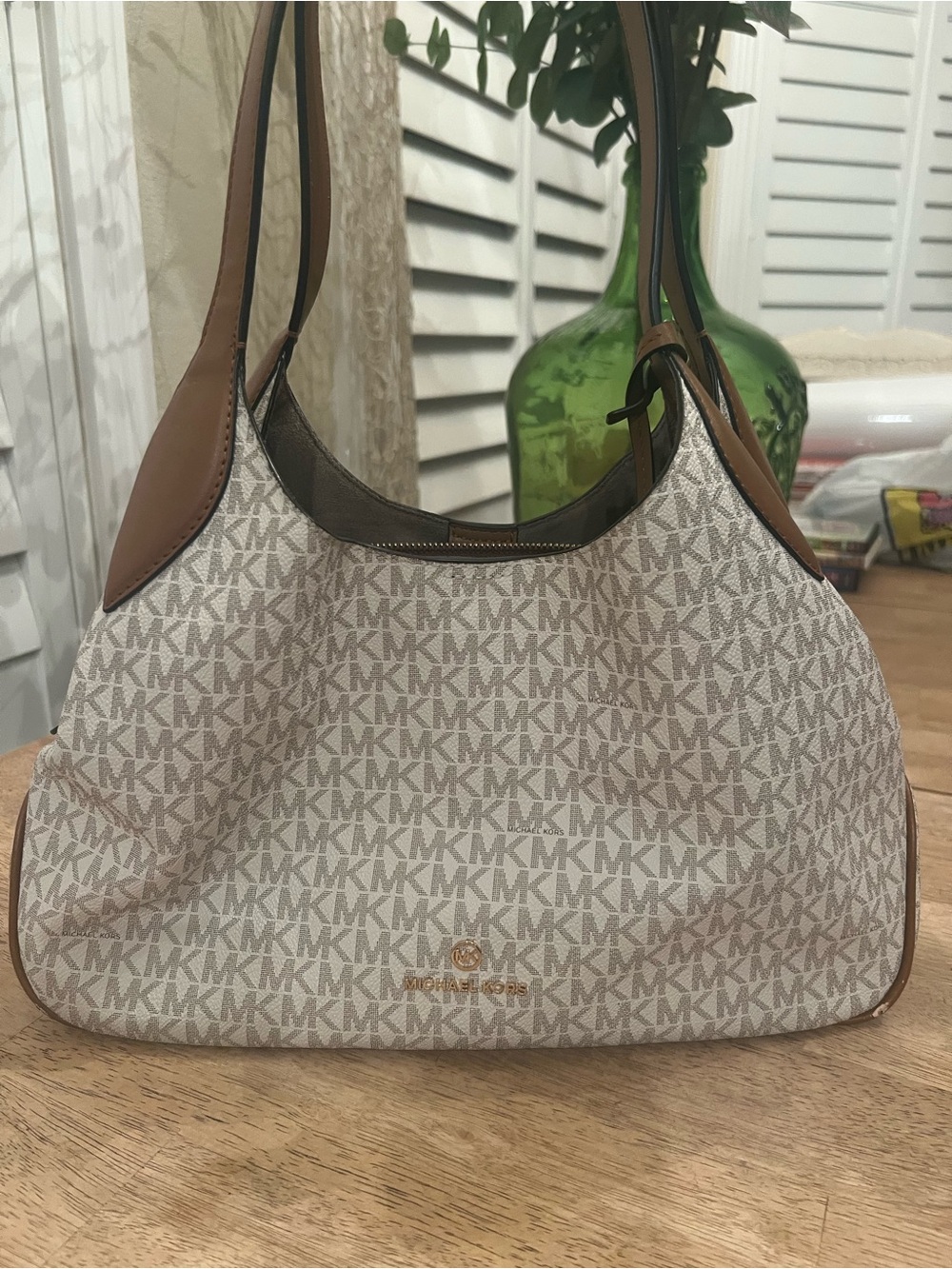 Michael Kors Ivory MK Logo Shoulder Bag with Brown Trim excellent condition